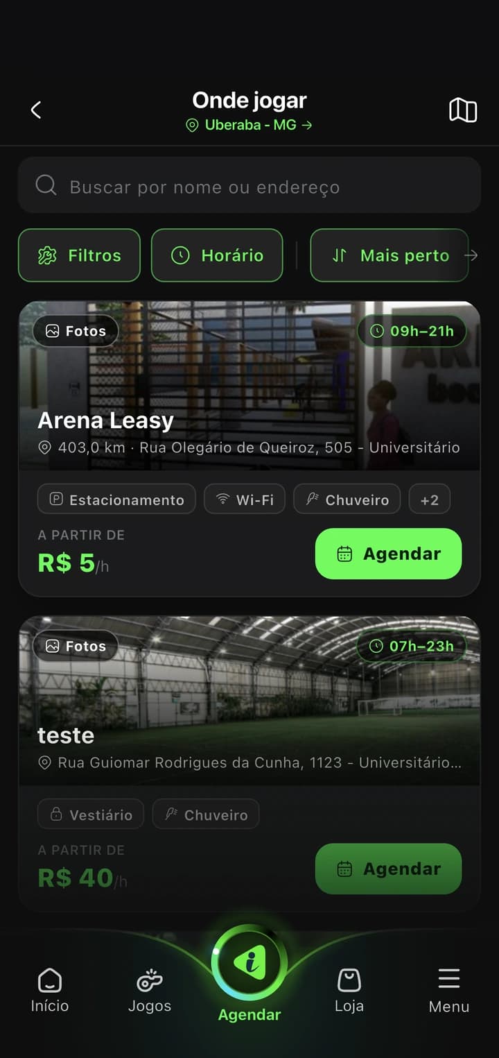 Tela do app iSoccer com a lista de quadras próximas